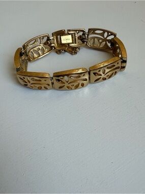 Monet Vintage Gold Tone Cutout Link Bracelet with Safety Chain 7.5”